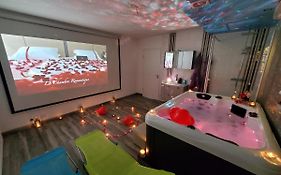 AOG PRESTIGE LeLovelyHome au Centre ville avec SPA JACUZZI et SAUNA proche gare et parking gratuit